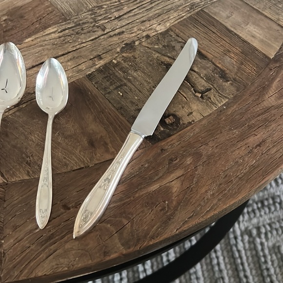 Vintage Oneida 5 pc flatware set: - Picture 9 of 16